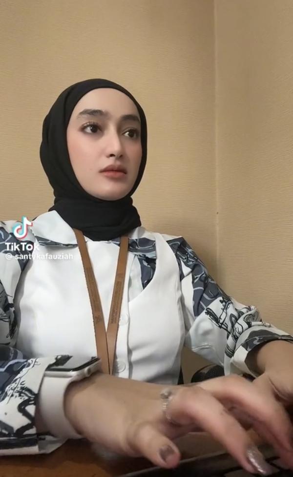 28BEF7B5 A53B 4580 8950 5E19740E234B Potret Santyka Fauzia wanita yang diduga dekat dengan Sule. (Foto: instagram)