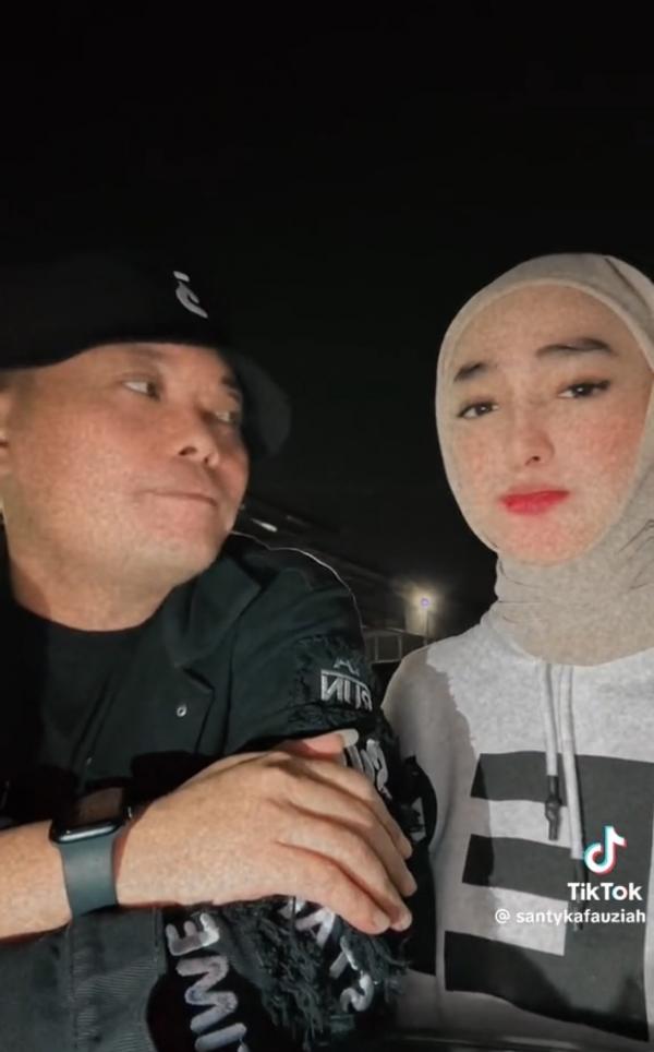 CEA99AC0 4B57 472B 9448 CD7035244AF0 Potret Santyka Fauzia wanita yang diduga dekat dengan Sule. (Foto: instagram)