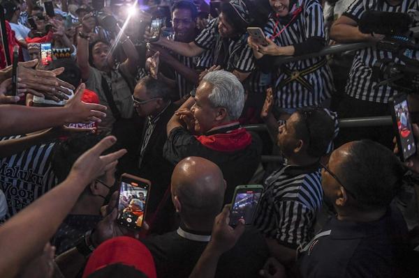Maluku Utara Bergerak Dukung Ganjar-Mahfud (Foto: Antara) Maluku Utara Bergerak Dukung Ganjar-Mahfud (Foto: Antara)