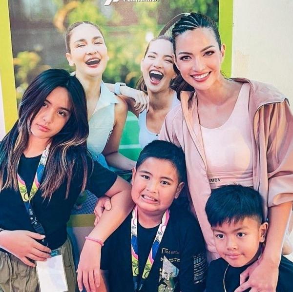 Artis tetap awet muda meski anak sudah remaja. (Foto: instagram)