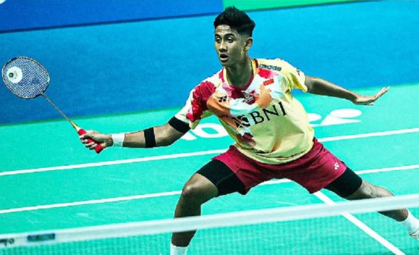 Alwi Farhan Tunggal putra Indonesia, Alwi Farhan melibas wakil Taiwan Lin Kuan-Ting pada kualifikasi Korea Masters 2023. Dia menang dua game langsung, 21-15, dan 21-10, Selasa (7/11/2023) pagi WIB. (Foto: PBSI)