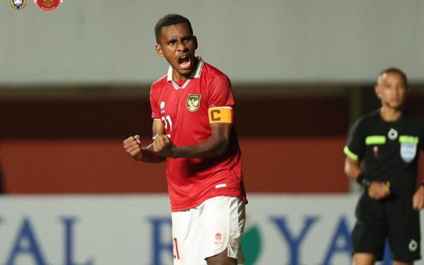 Pesepak bola Iqbal Gwijangge. (Foto: PSSI)