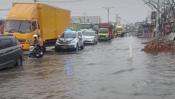 Waspada! Jalur Pantura Demak Rawan Banjir Rob saat Mudik Nataru
