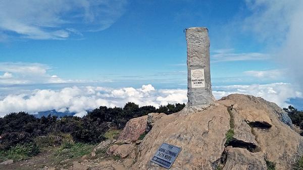 Puncak Rante Mario Latimojong Puncak Rante Mario, Gunung Latimojong, Sulsel. (FOTO: ISTIMEWA)