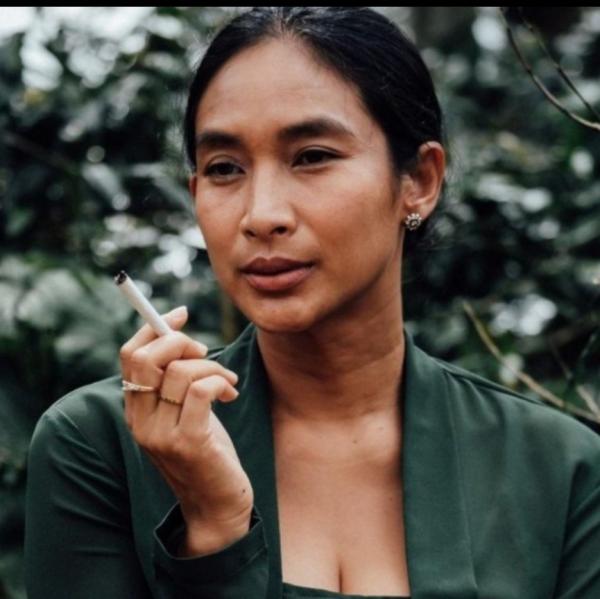 Screenshot 20231127 054627 WhatsApp Artis cantik merokok demi film. (Foto: instagram)