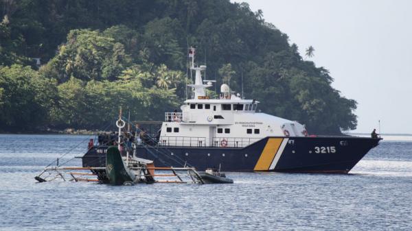 Kapal asing pencuri ikan berbendera Filipina Kapal asing pencuri ikan berbendera Filipina.(Foto: dok KKP)