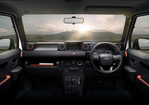 Toyota Hilux Champ Official 4 850x601