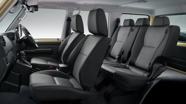 Toyota Land Cruiser 4
