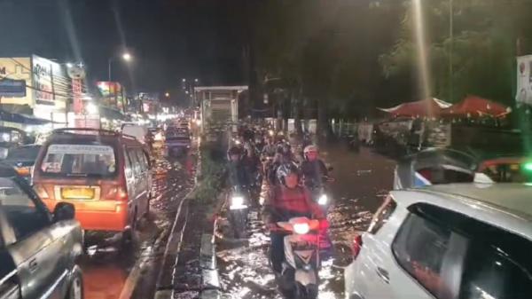 Genangan banjir di Jaktim (foto: MPI) Genangan banjir di Jaktim (foto: MPI)