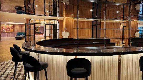 Ada bar di dalam gedung Ada bar di dalam gedung