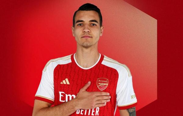 Jakub Kiwior Jakub Kiwior dilepas permanen Arsenal ke FC Porto. (Foto: Arsenal)