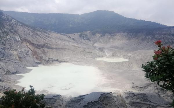 GUNUNG TANGKUBAN PARAHU1