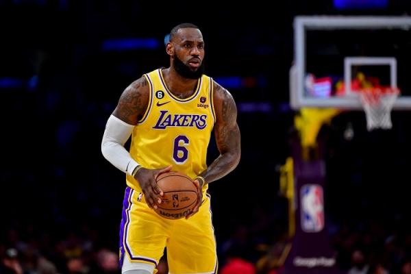 LeBron James Tinggalkan LA Lakers setelah 8 Tahun, Pindah ke Warriors?
