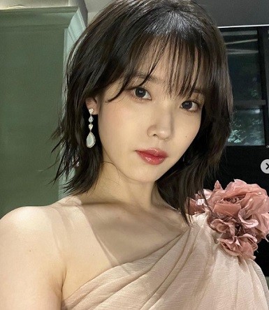 Iu Artis Korea Tren rambut ala idol K-Pop 2023.