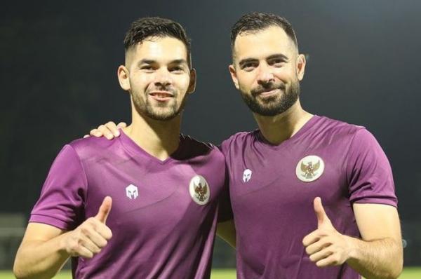 Sandy Walsh dan Jordi Amat menjadi dua di antara beberapa pemain naturalisasi Timnas Indonesia yang bermain di posisi belakang. (Foto: PSSI)