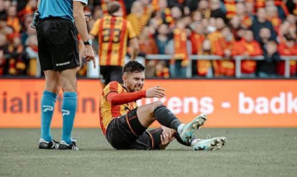 Sandy Walsh Bek Timnas Indonesia Sandy Walsh cuma bermain 45 menit saat klubnya KV Mechelen dikalahkan Charleroi 1-3 pada laga lanjutan Liga Belgia, Kamis (28/12/2023) (Foto: Instagram/sandywalsh)