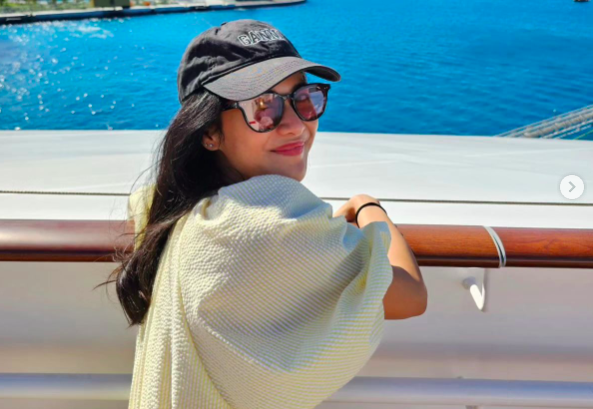 Screen Shot 2023 12 31 At 06 06 59 Potret artis cantik memilih rayakan Tahun Baru di luar negeri. (foto: Instagram)