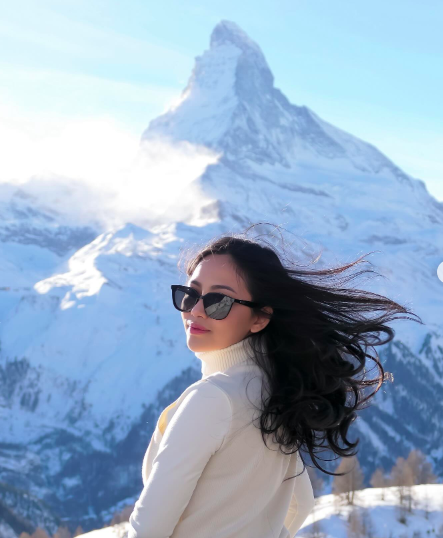 Screen Shot 2023 12 31 At 06 07 31 Potret artis cantik memilih rayakan Tahun Baru di luar negeri. (foto: Instagram)