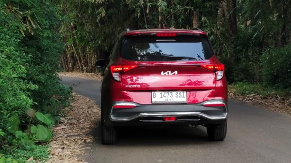 Kia Carens 5