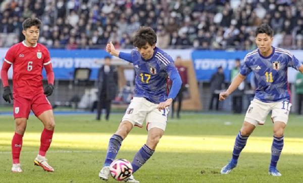 Komentar mengejutkan Pelatih Jepang Hajime Moriyasu usai bantai Thailand 5-0 pada laga uji coba menarik diulas. (Foto: Kyodo)