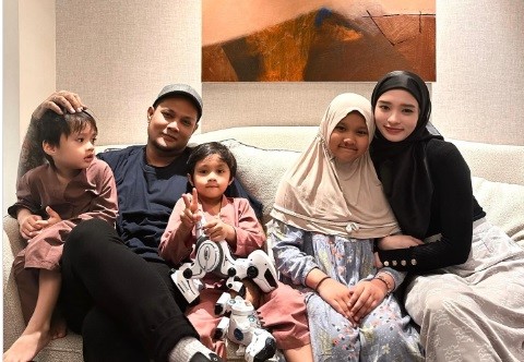 IMG 20240104 WA0001 Pasangan artis sudah cerai masih rukun. (Foto: instagram)