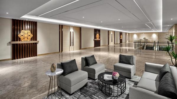 Aryanusa Ballroom Foyer Aryanusa Ballroom Foyer dengan design modern sekaligus menunjukkan identitas lokal Nusantara. (Foto: dok Menara Danareksa)