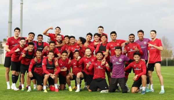 Timnas Indonesia Viral pemain Timnas Indonesia kompak posting di Instagram. Mereka meminta suporter Garuda berhenti membandingkan pemain keturunan dan lokal. (Foto: Instagram/pratamaarhan8)