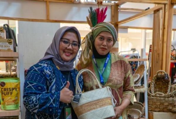 UMKM binaan Pertamina UMKM binaan Pertamina di PFpreneur Womenleader and Entrepreneur 2023