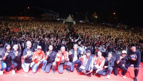 Solid Dukung Ganjar-Mahfud, Ribuan Warga Purwokerto Padati Pesta Rakyat
