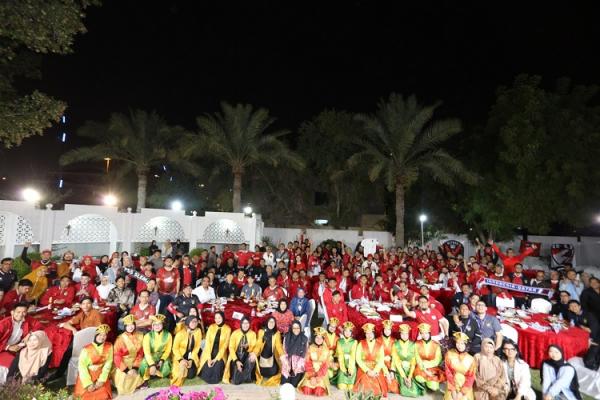 Timnas Indonesia KBRI Doha KBRI Doha mengundang Timnas Indonesia makan malam bersama WNI di Qatar di Wisma Duta, Doha, Qatar, Rabu (10/1/2024). (Foto: KBRI Doha)