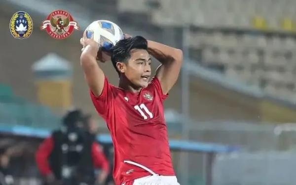 Lemparan jauh Pratama Arhan jadi salah satu senjata Timnas Indonesia. (Foto: PSSI)