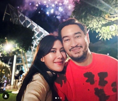 Wanita menikahi musisi yang berusia lebih tua. (Foto: instagram)
