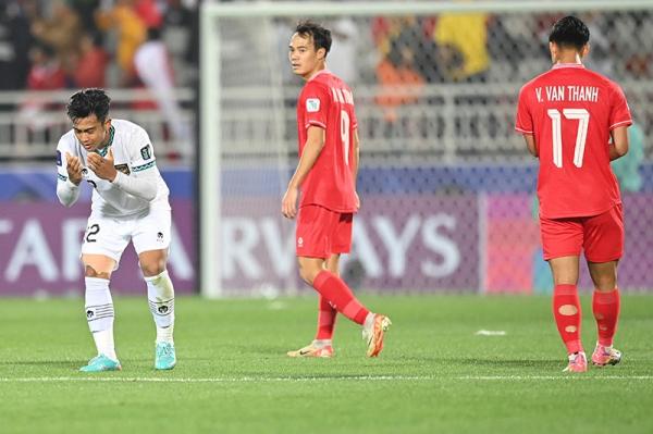 Ant Timnas Indonesia Menang 2 Capres 2024 nomor urut 3 Ganjar Pranowo saat menemui ratusan milenial dari berbagai kalangan dalam safari politiknya ke Ponorogo, Jawa Timur, Jumat (19/1/2024). (Foto: Ist)