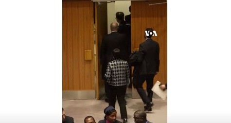 Menlu Retno Voa Menlu Retno Marsudi walk out saat Dubes Israel berbicara di Sidang DK PBB (Foto: VOA Indonesia)