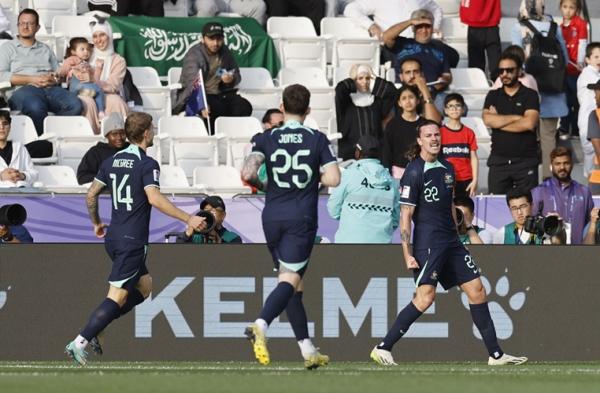 Irvine australia Bintang Timnas Australia, Jackson Irvine tak sabar ingin segera melawan Timnas Indonesia di 16 besar Piala Asia 2023. (foto: REUTERS)