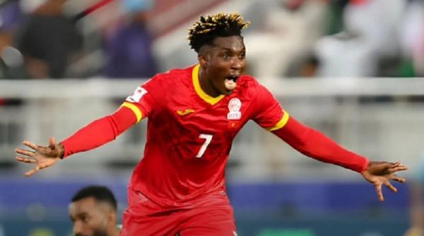 Joel Kojo Pemain Kirgistan Joel Kojo ketiban untung usai menolong Indonesia di Piala Asia 2023. (Foto: REUTERS)