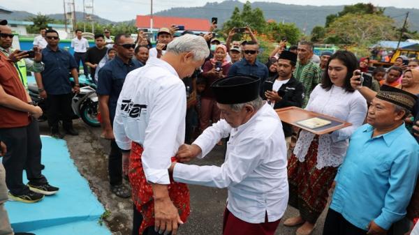 Ganjar Pranowo Komitmen Terapkan Otonomi Asimetris Ganjar Pranowo Komitmen Terapkan Otonomi Asimetris, Bakal Tambah Transportasi di Maluku (Foto: Istimewa)