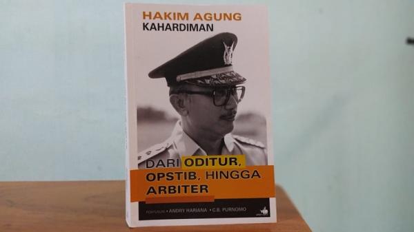 Buku Hakim Agung Kahardiman Buku Hakim Agung Kahardiman. (Foto: iNews.id/zen teguh).