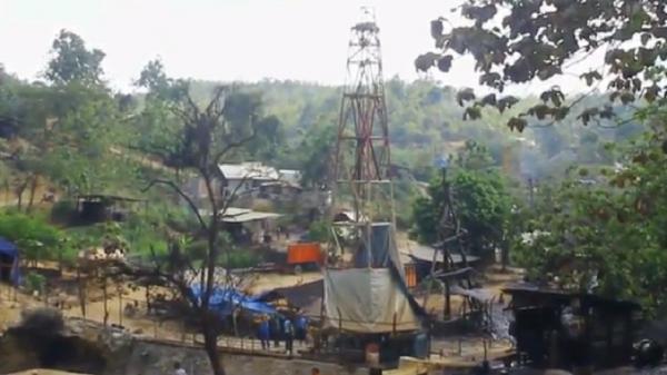 Kebakaran Hebat Tambang Minyak Tradisional Kebakaran Hebat Tambang Minyak Tradisional di Bojonegoro (Foto: iNews/Dedi Mahdi)