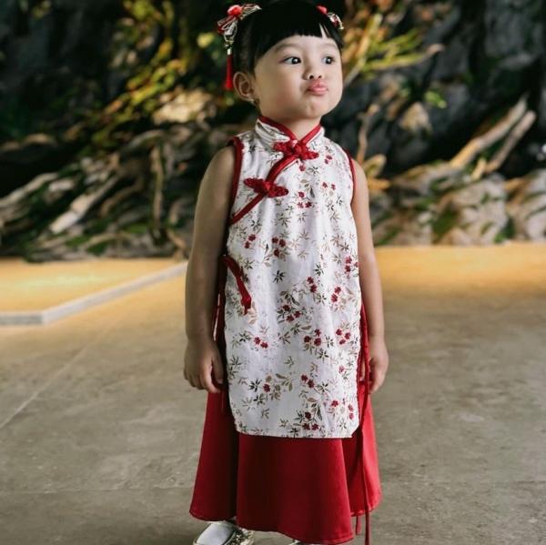 Screenshot 20240211 111255 Instagram Potret gemas Ameena pakai baju cheongsam khas Imlek. (Foto: instagram)