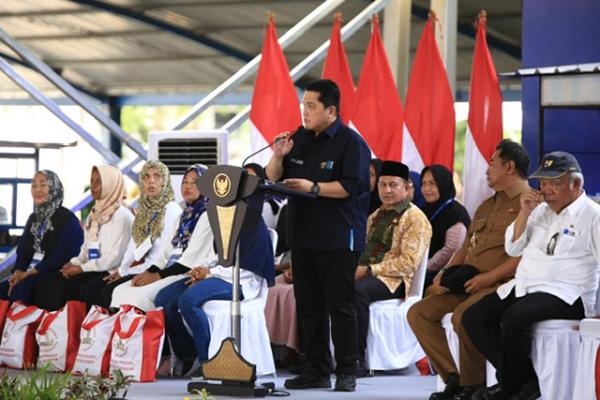 Menteri BUMN Erick Thohir PNM Mekaar Menteri BUMN Erick Thohir di Lapangan Pallantikang, Kabupaten Maros, Sulawesi Selatan. (Foto: dok PNM)