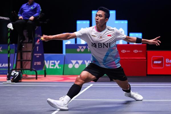 Jonatan Christie akan meladeni Lakshya Sen dari India pada semifinal All England 2024 di Utilita Arena Birmingham, Inggris, Sabtu (16/3/2024) hari ini. (Foto: PBSI)