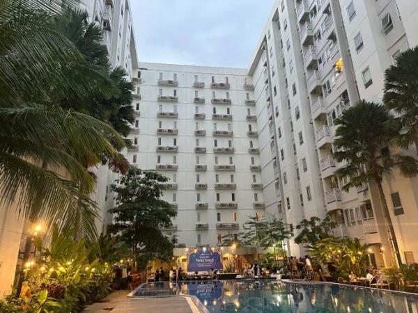 Next Hotel 2
