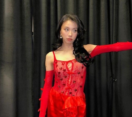 Chaeyoung Slide 3