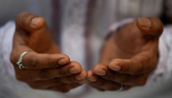 Doa Tawasul untuk Hajat Lengkap Arab, Latin, dan Artinya