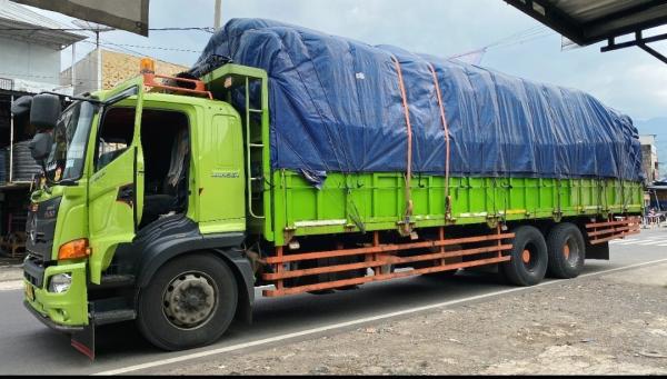 Truk ditilang