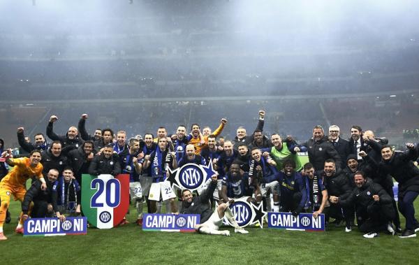 Inter Milan memastikan scudetto Serie A Liga Itali Inter Milan memastikan scudetto Serie A Liga Italia 2023-2024 usai menang 2-1 atas AC Milan pada Derby della Madonnina di San Siro, Milan, Selasa (23/4/2024) dini hari WIB. (Foto: REUTERS)