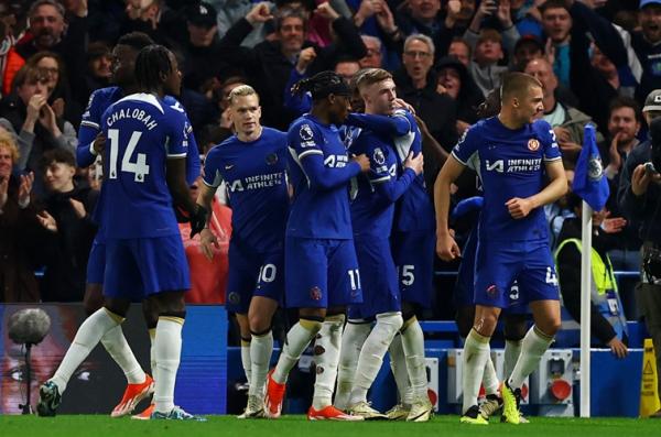Chelsea Chelsea menang 2-0 atas Tottenham Hotspurs di lanjutan Liga Inggris 2023-2024. The Blues makin mendekati zona kompetisi eropa. (foto: REUTERS)