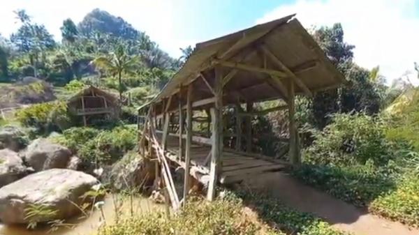 Tasik Kampung unik di pelosok Kabupaten Tasikmalaya, Jawa Barat, yakni Kampung Leuwileutak yang dijuluki Kampung Mati. (Foto" Asep Juhariyono).