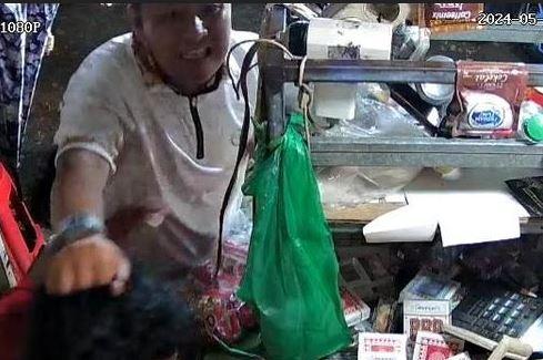 Aksi Bang Jago Tangkapan layar seorang pria mengaku Bang Jago menganiaya pemilik warung di Lampung Tengah viral di media sosial. (Foto: MPI)